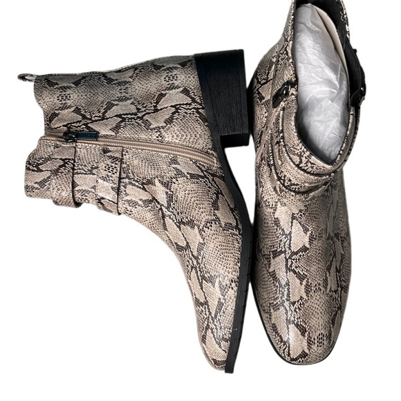 Kenneth Cole Snakeskin Design Ankle Boots - Salt Biker Jewel size 7 1/2 M - Picture 7 of 7